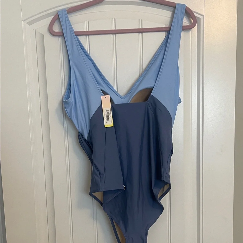 Summersalt backflip twist One Piece